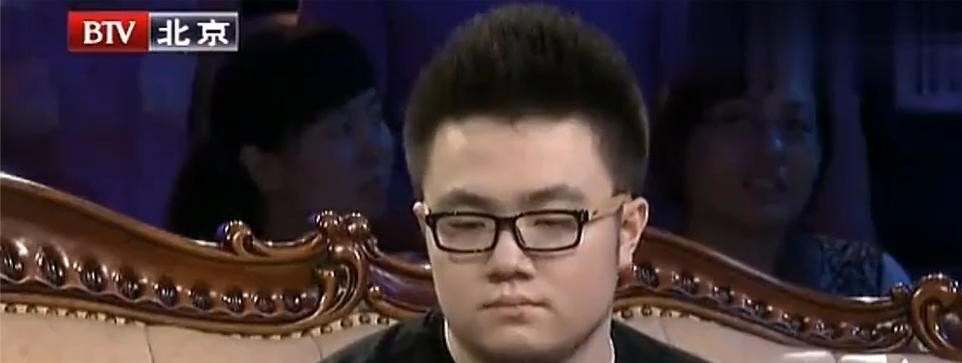 巴图啃老另类成功引争议











啃老也能成功？巴图一家四口靠宋丹丹