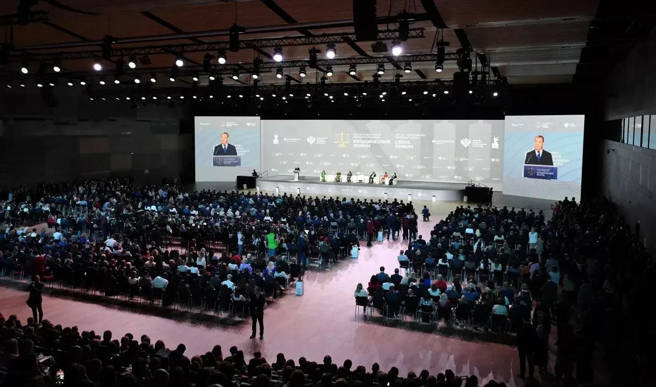 梅德韦杰夫：尽一切努力确保联合国继续运作
莫斯科时间2025年5月20日，俄罗斯