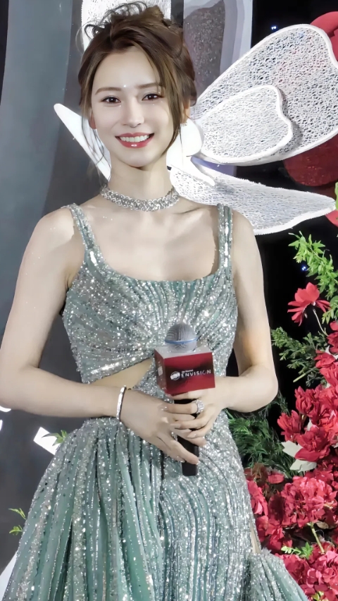 杨颖离开教主后竟美出新高度！这是要东山再起了吗？
都说杨颖离开教主后时尚资源一落