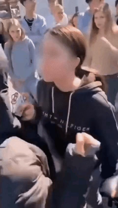 中东的穆斯林人口暴增成为德国最头疼的事情。
这是德国首都柏林一处街头，来自中东的
