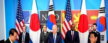 美国敢打就等着被解放











---











你以为