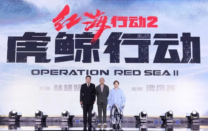 《蛟龙行动》重映票房摔得这么狠，最慌的人是他。

谁能想到，号称“顶配制作”的《