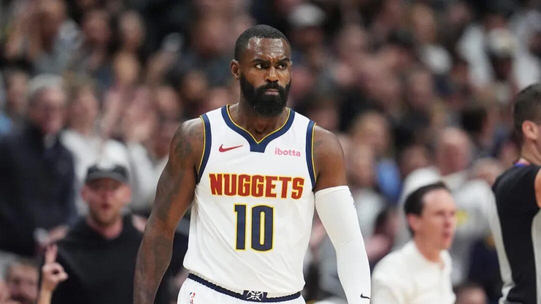 1年229万！无约场均17.7分！今年的小哈达威有多香？