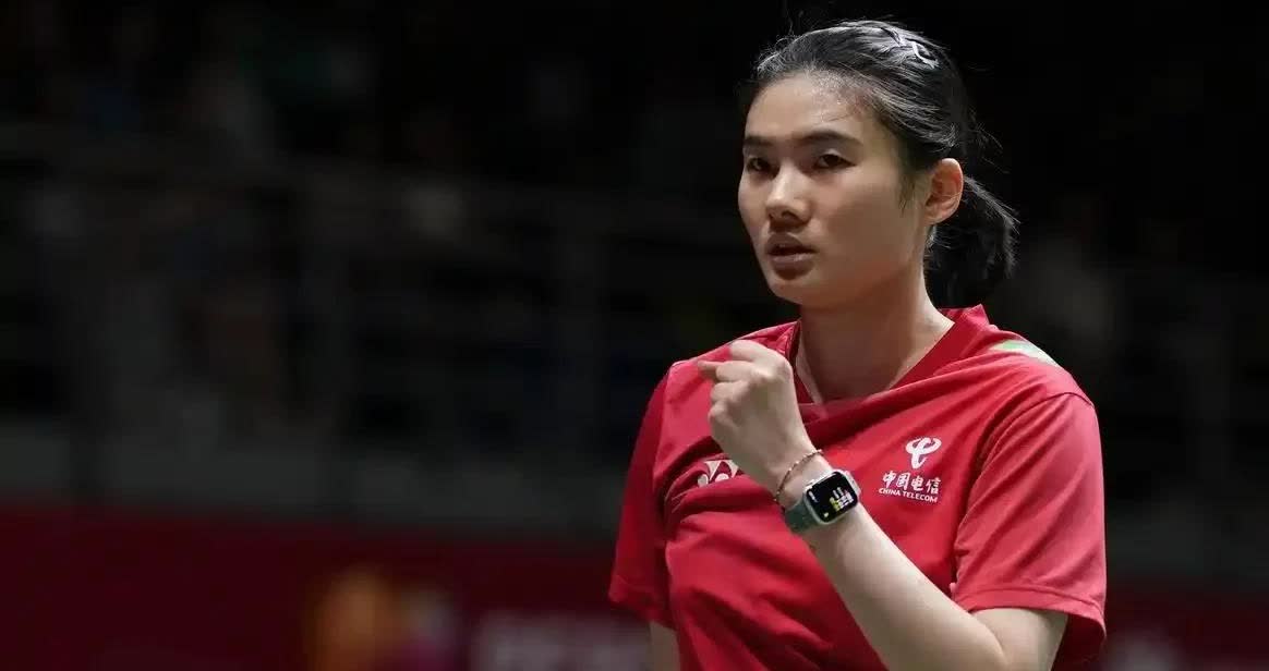 北京时间7月22日中午，2025年中国羽毛球公开赛刚刚结束了一场女单首轮比赛，世