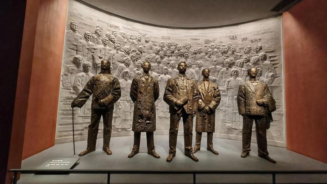 黄兴号召有志之士创建华兴会，为同盟会和辛亥革命奠定了基石