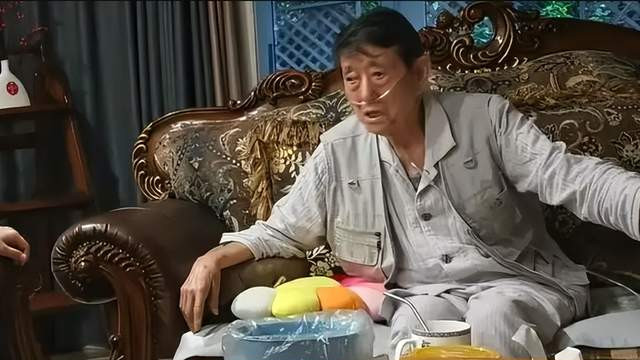 国家一级演员赵克明去世，生前状态曝光，面容消瘦手拄拐杖带吸氧机