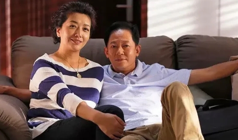 在一次节目中，金星毫不嫌事大地问江珊：“全国人民都知道你和王志文是天生一对，都演