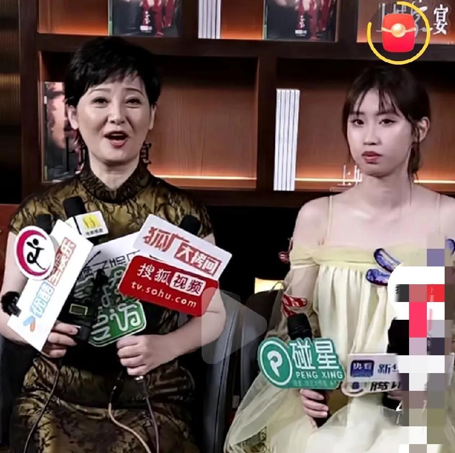 徐帆在这个养女身上，可谓是煞费苦心。想尽办法让她出席各种场合，凡是自己有露面机会