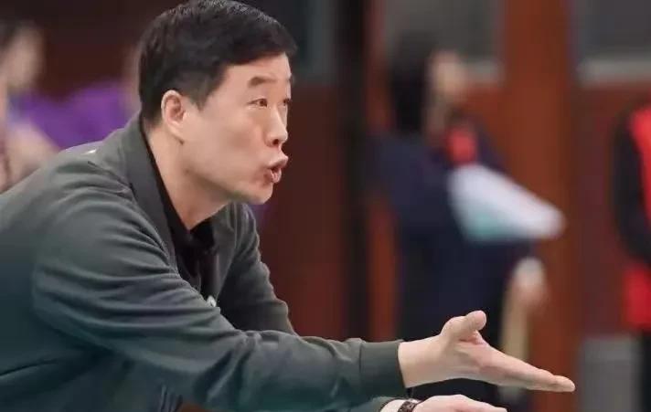 【预测一下新一届中国女排构成】
官宣中国女排主教练和队员进入倒计时阶段，预测一下