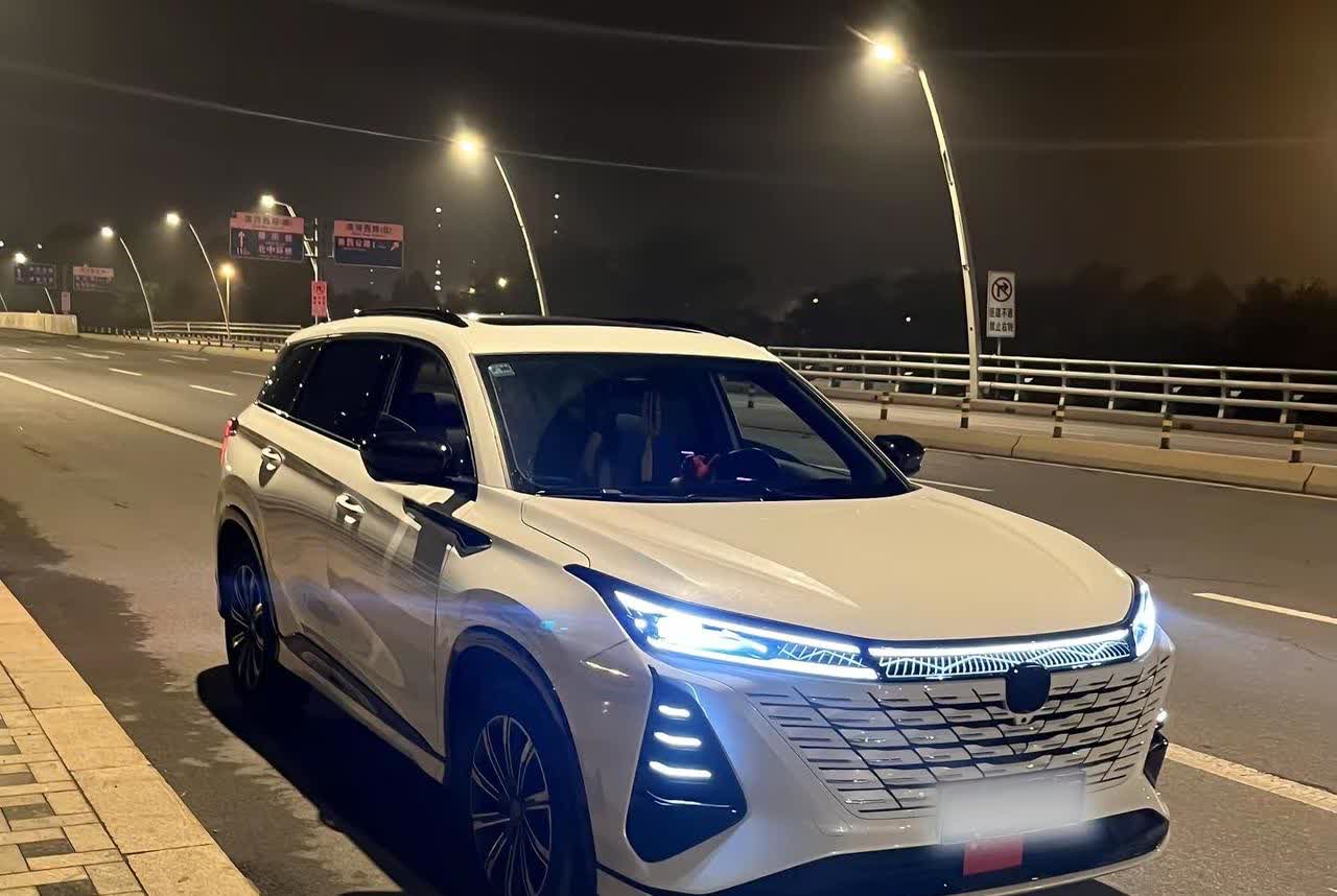 都说四代要比三代强，动力好，配置高，内饰美，油耗低，但是我依旧选择了三代，你们呢