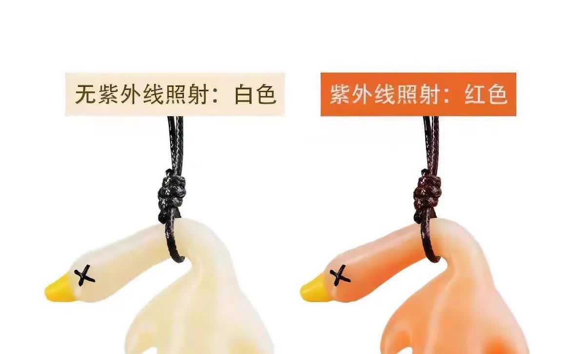 一小米Su7车主，用鸭子来测试小米Su7的防晒功能。因为此前，小米官方一直在宣传