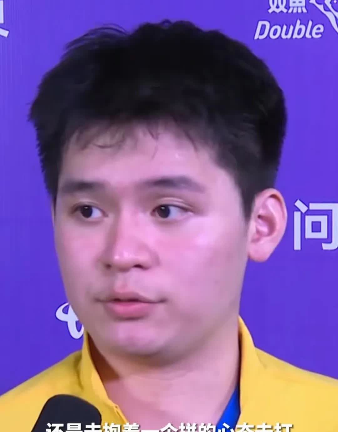 林诗栋赛后采访，心态越来越好。
今天双林的比赛，林诗栋开局不利，也不知为什么场