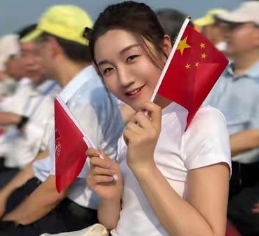 9·3大阅兵，受邀的25位体育界代表如下[鲜花]

1，姚明（前中国男篮国手）