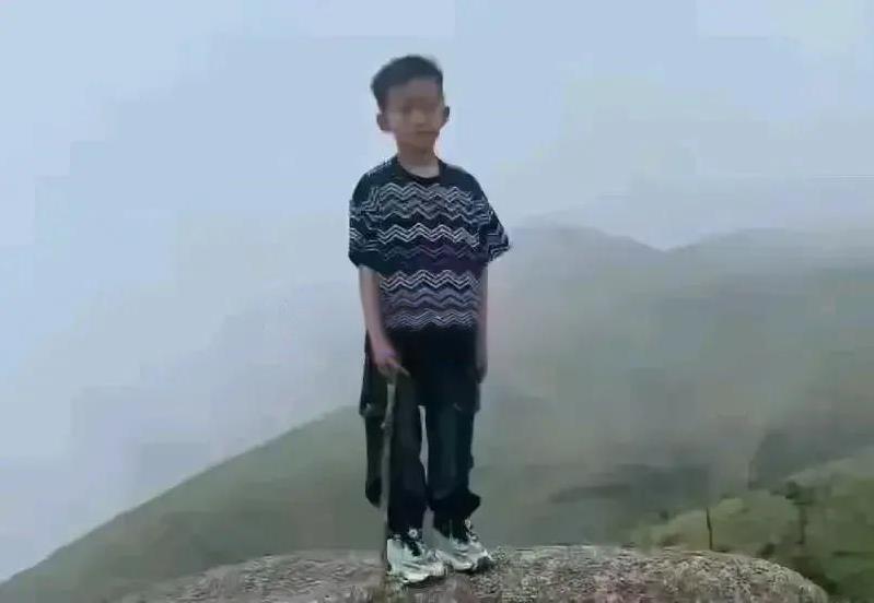 太痛心了，福建石解谷走失男孩找到了，可他己无生命迹象了。一个鲜活的生命就这样没了