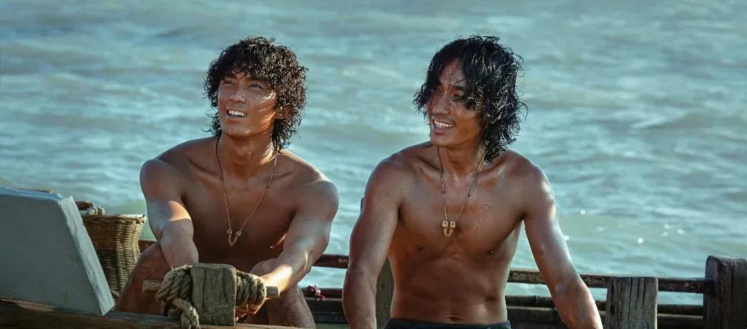上映5天票房突破6亿，《南京照相馆》很有可能是今年暑期档票房冠军。不过，它还有一