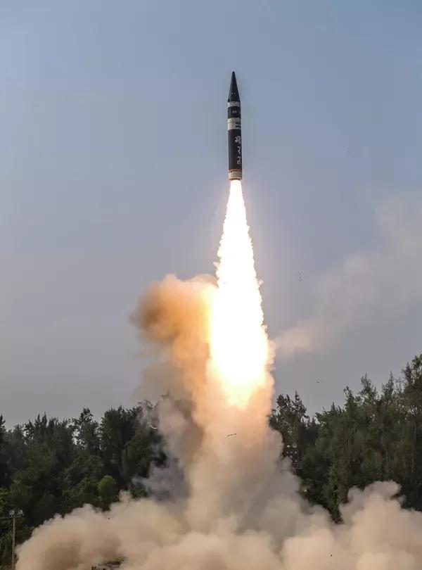巴基斯坦三个空军基地遭到导弹袭击。
俄罗斯卫星通讯社5月10日报道，巴基斯坦军队