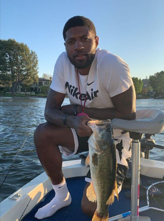乔治：NBA承诺让我们在复赛园区钓鱼，但去了就被关了起来！
“复赛开始之前，NB