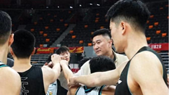 广东打内部对抗赛！