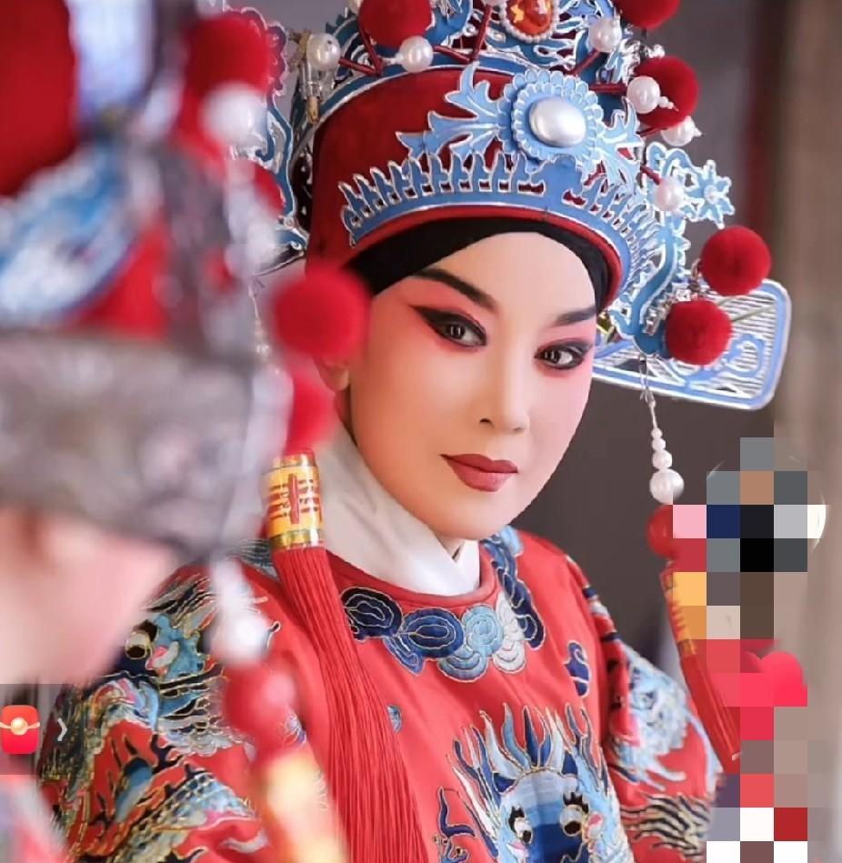 袁红今天中午在周至演出《周仁回府》，提前给安万报告说明，得到了安万的大力支持！