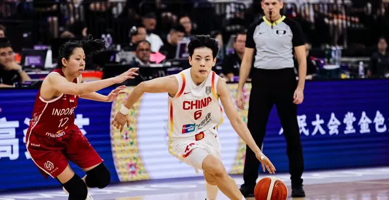 亚洲杯中国女篮以81：90输给日本女篮，终于明白郑微教练为什么不启用张子宇的原因