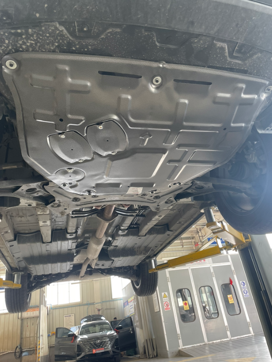 长安二代55p有装发动机护板的吗？
昨天保养车介绍装了发动机护板，回来网上一搜发