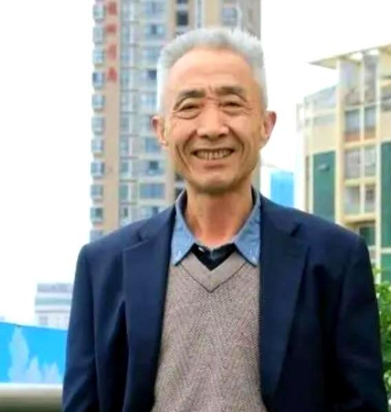 1977年一个湖北穷小子高考考了289分，但由于消息闭塞，他就报考了华中师大，没