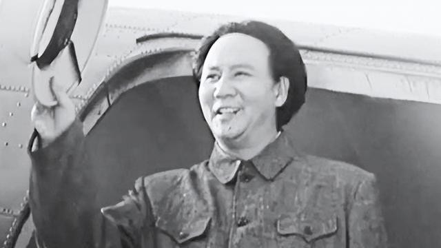 1983年杨尚昆见到古月后，气愤不已：毛主席可不是你这个样子的！