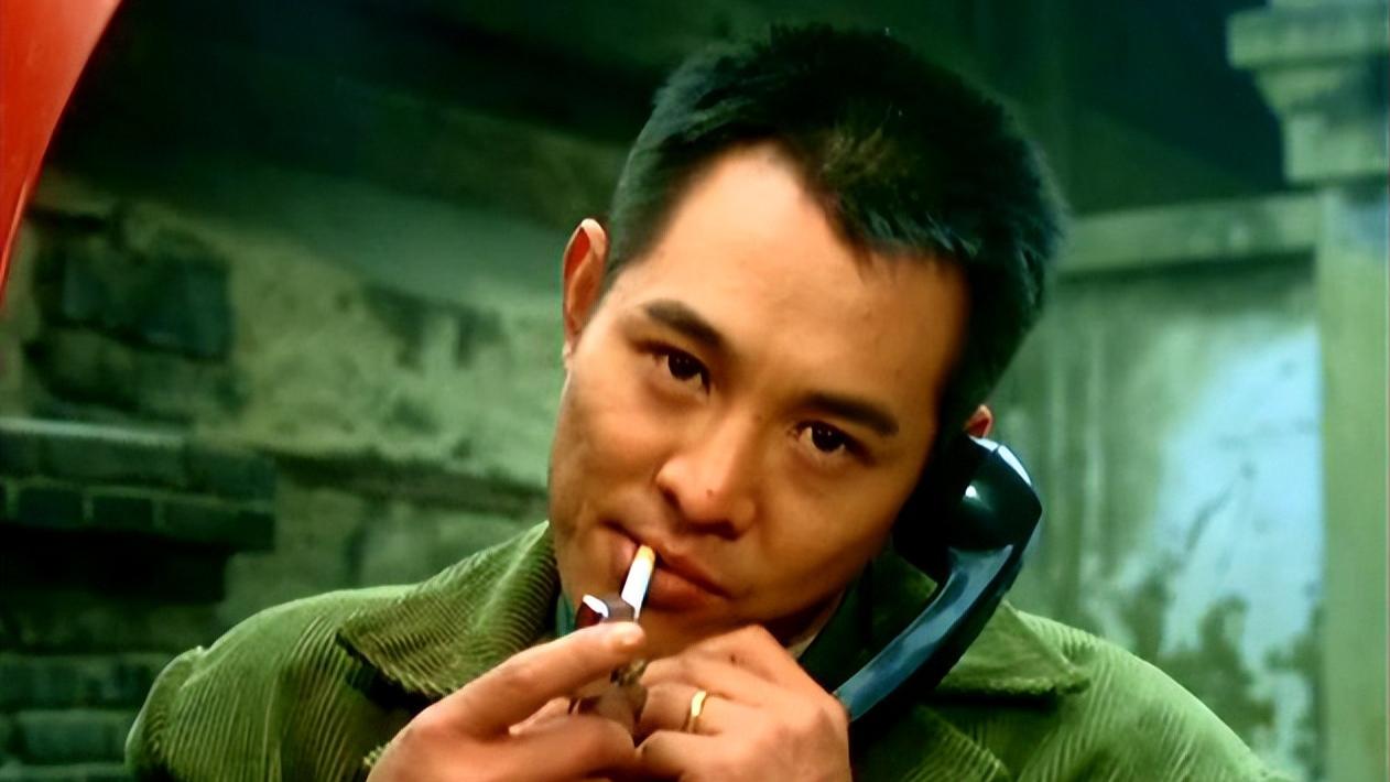 李连杰的传奇人生，从功夫天才到争议人物