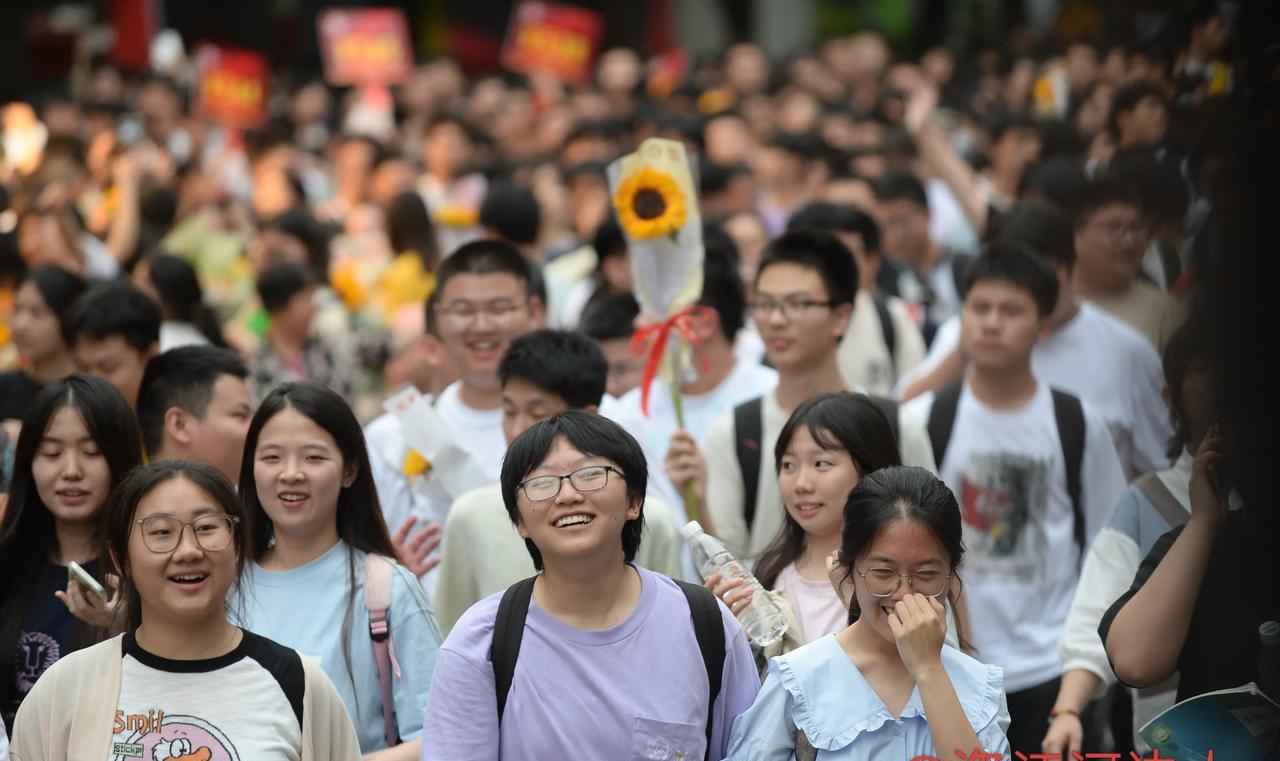 高考考完之后，不要什么都满足孩子！
         高考之前折磨家长的精神，高