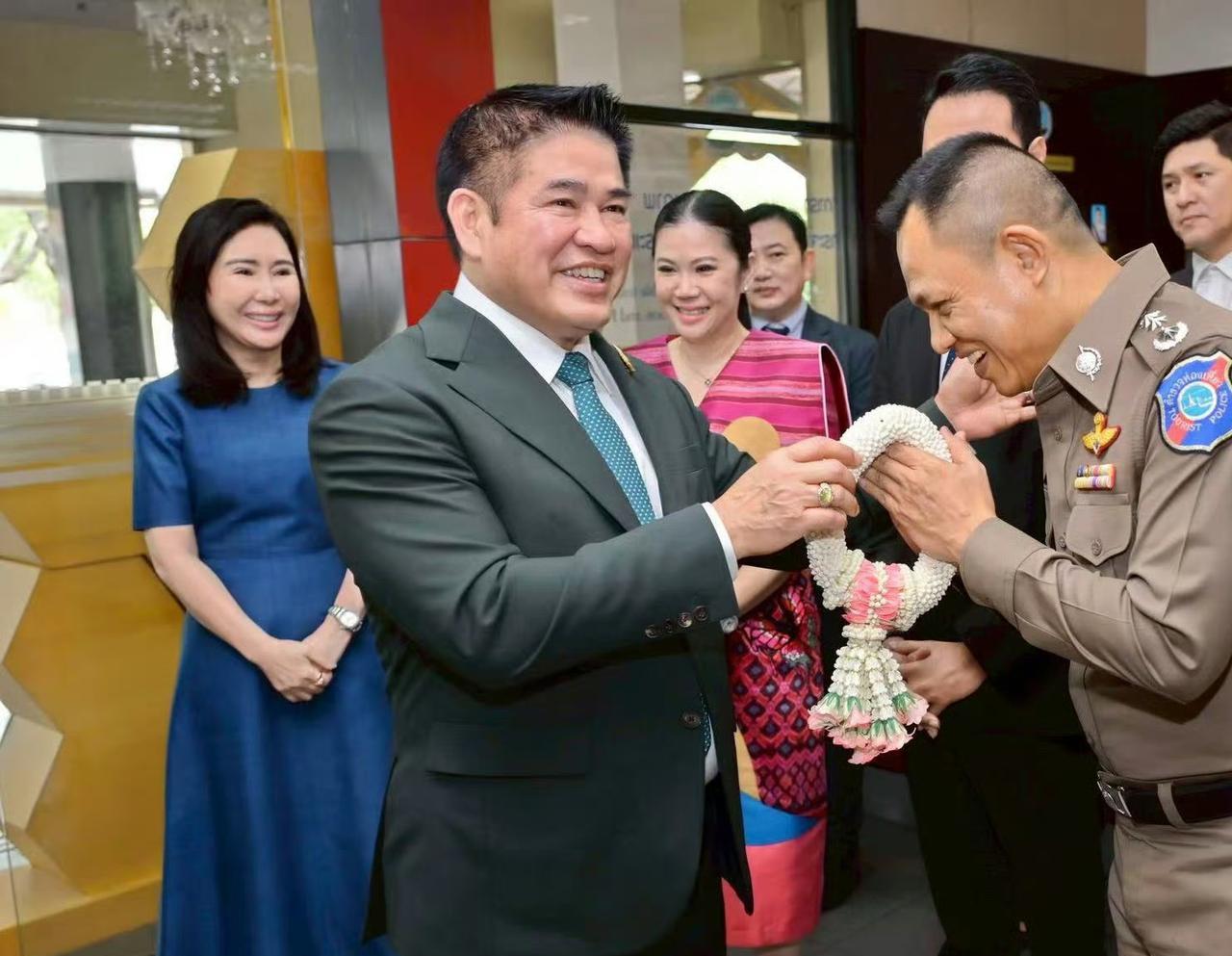 泰国和柬埔寨军队在泰柬边境乌汶府那姆延县再次爆发冲突，可能会影响了阿努廷政府的旅