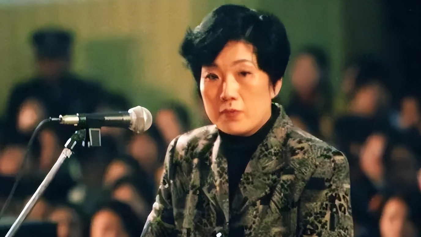 她“睡服”40多位高官，死刑前离奇怀孕，孩子生父出乎意料