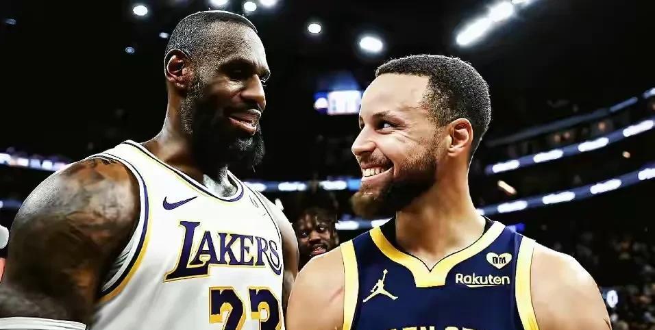 库里与詹姆斯同样拿到1450分，得分效率根本不在一个级别！！
库    里，拿到