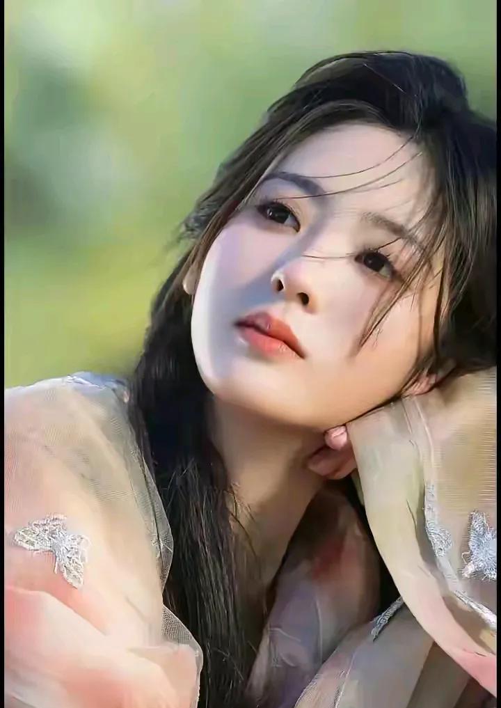 #你能接出“花落残枝泣有声”下句吗#从动作角度，“梦离旧枕忆难消”。