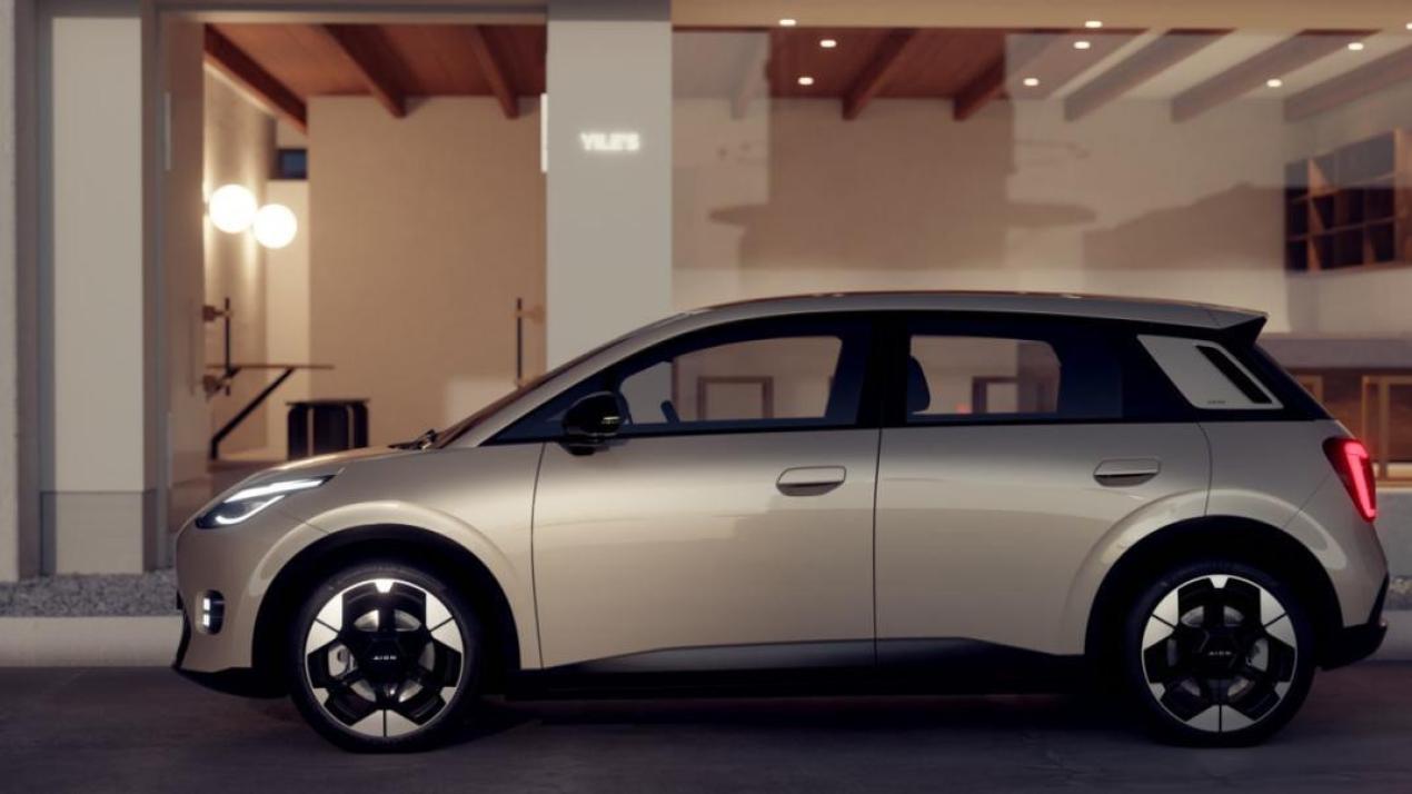 海鸥的价格+海豚的尺寸！埃安UT鹦鹉龙上市