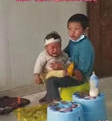 妈妈辛苦不该只让孩子知道   前几天四川有个视频，两个孩子去诊所输液，一个是男孩