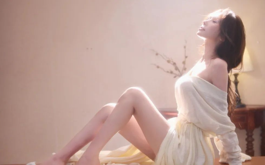 被包养男模当成调酒女背叛？他不知道我是调香界女王