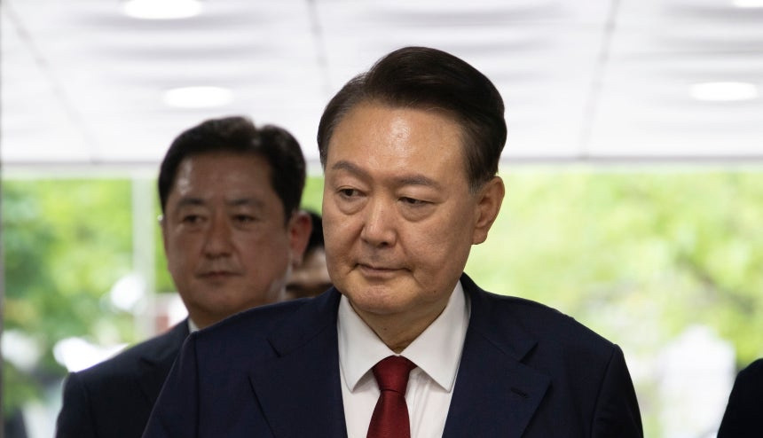 尹锡悦还得关着，法院不放人











天呐！尹锡悦竟然还被关着！这到