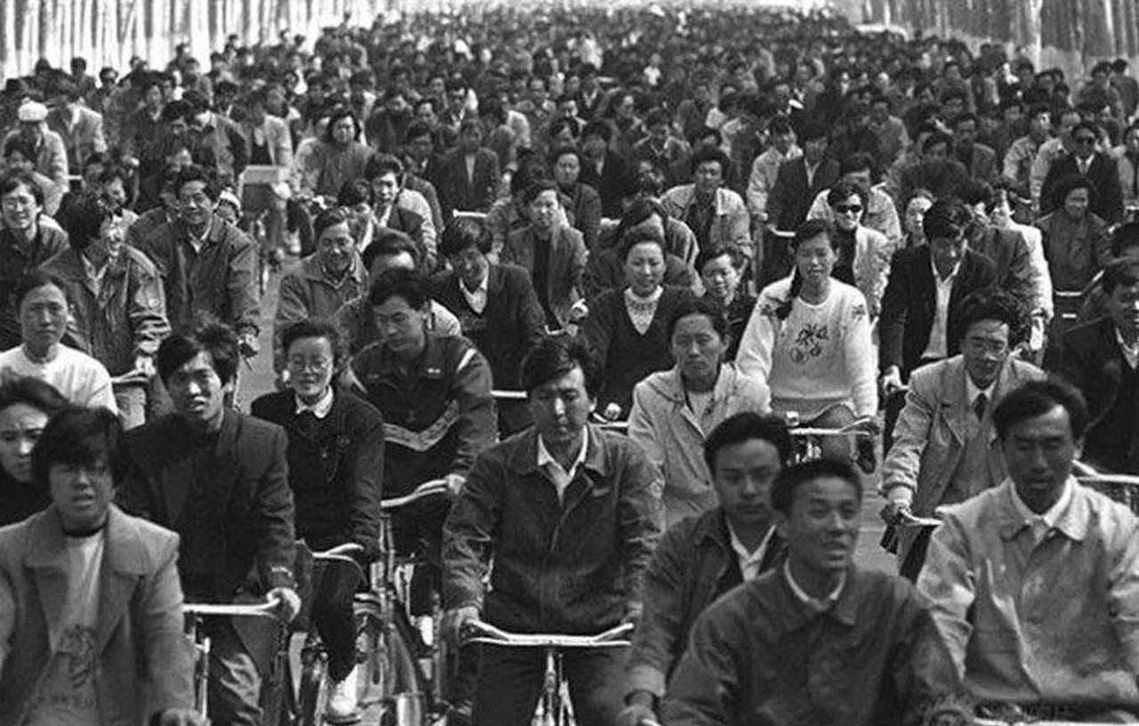 辽宁省，地域并非广袤无垠，人口也不算众多，然而经济却颇为发达。在建国初期，全国共