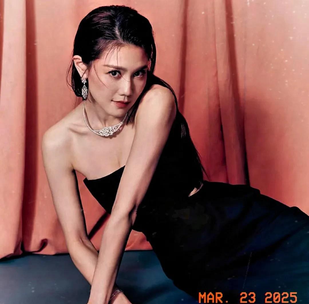 今天咱来唠唠李家诚和周秀娜这档子事儿，好多人都好奇，李家诚为啥对周秀娜这么长情呢
