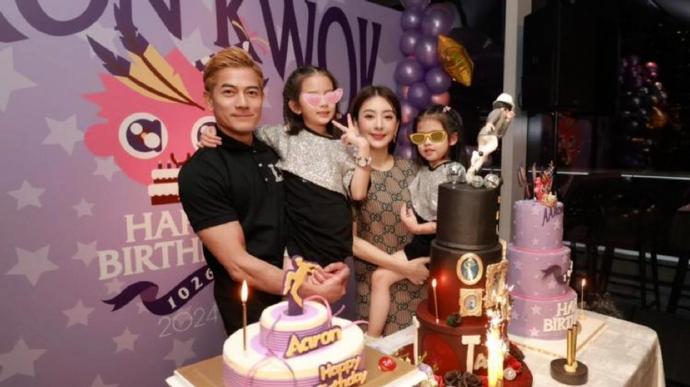 方媛晒一家五口起床到早餐全程，一手抱娃一手煎蛋，生活烟火气十足，三宝玩耍鸡飞狗跳