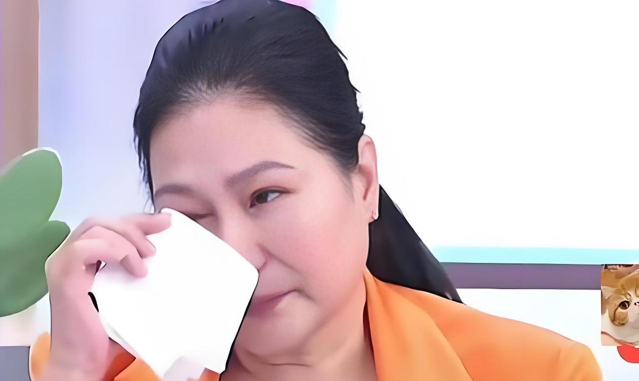 终于知道s妈为何要连发6条，
想念大s的文字了！
不是因为汪小菲不理她，也不是因