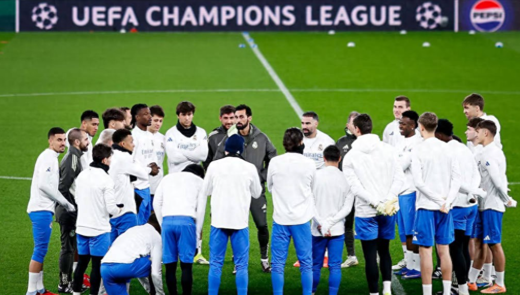 根据《阿斯报》记者何塞-费利克斯-迪亚兹的最新报道，输给本菲卡没有改变皇马高层的