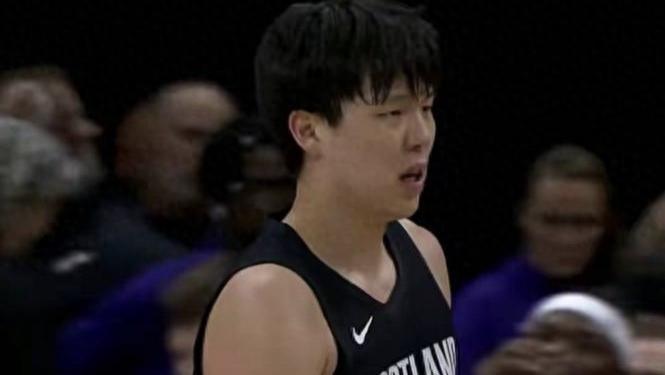 开拓者险胜爵士，杨瀚森2分练级发展联盟不是一件坏事