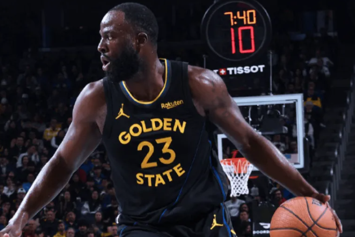 昨日NBA杯，开拓者以127-123战胜勇士。
本场比赛，勇士球员德雷蒙德-格林