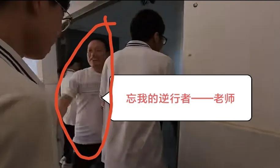 6月16日8时23分许，临澧县某烟花公司发生爆炸事故。远在22公里的某中学的窗户