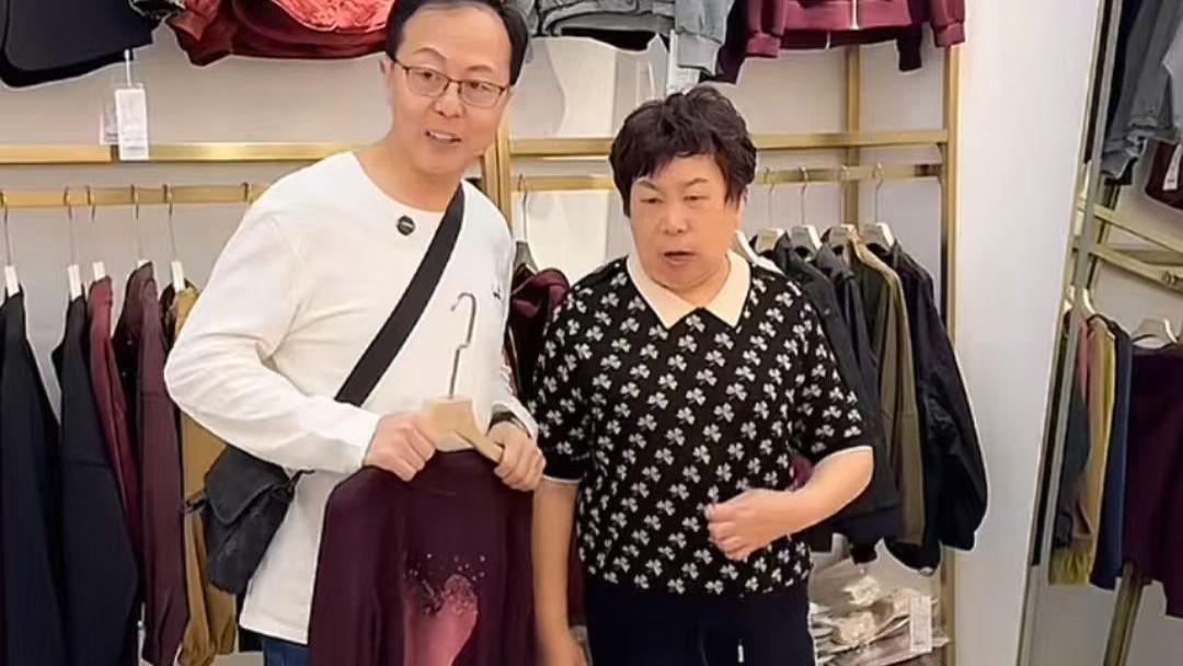 25天闪婚！67岁香港男士与小26岁湖南妻子婚后生活大揭秘，丈母娘竟比女婿还小5岁！