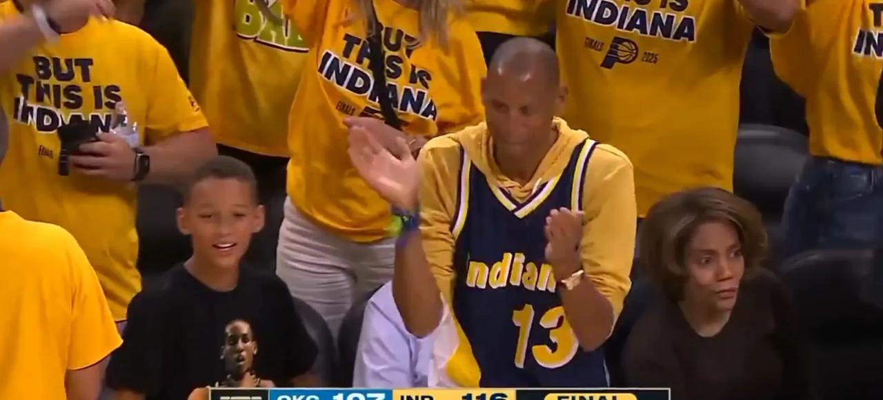 雷吉米勒起立鼓掌，他的愿望终于要被这些年轻人实现了！
NBA名宿雷吉米勒成为了步