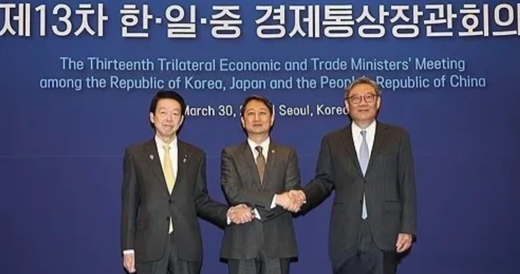 中日韩谈妥了
日本、韩国想通了，和中国进行了紧密沟通，就经贸合作的必要性形成共识