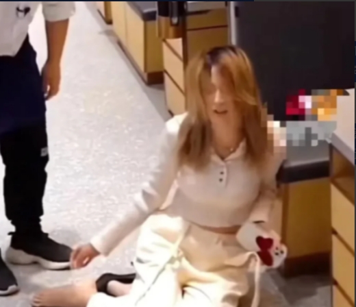 2024年浙江，一男子因嫌弃女友彩礼太高，果断提出分手，正在吃饭的女友收到消息后