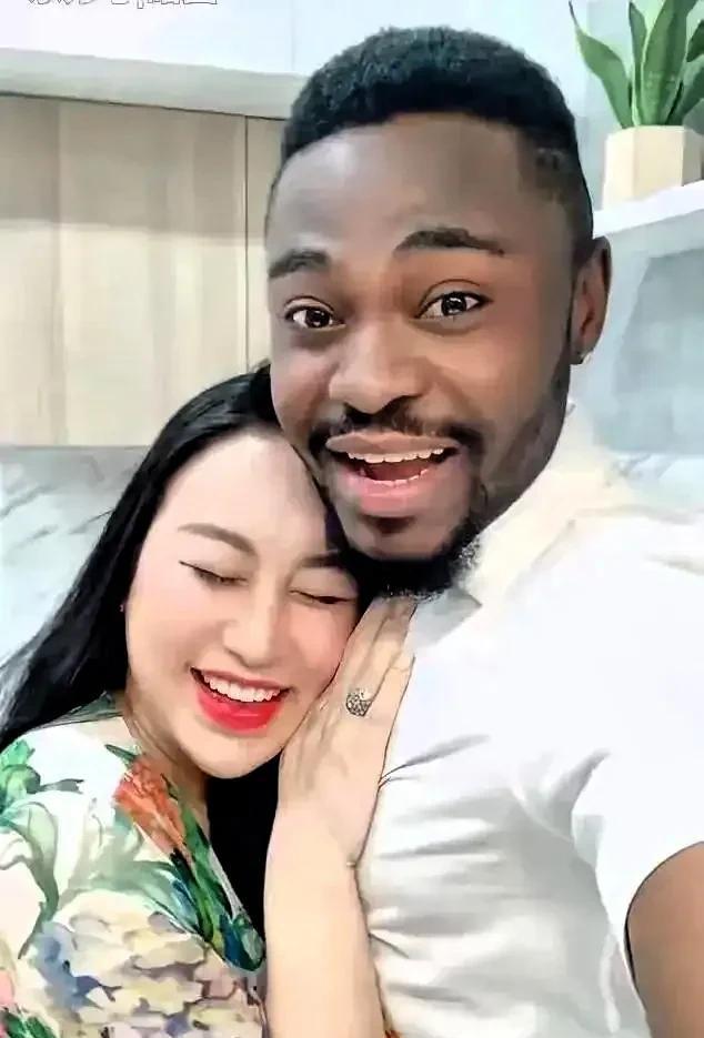 有人说：婚姻本来就是搭伙过日子，这话对吗？
可以这么理解。
当我们感到婚姻不幸福